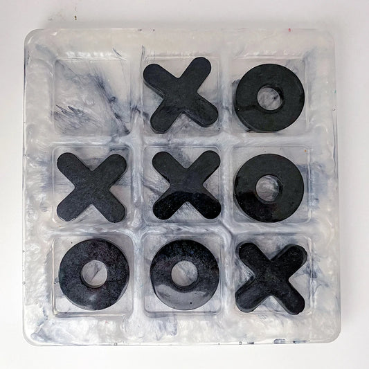 Tic tac toe set